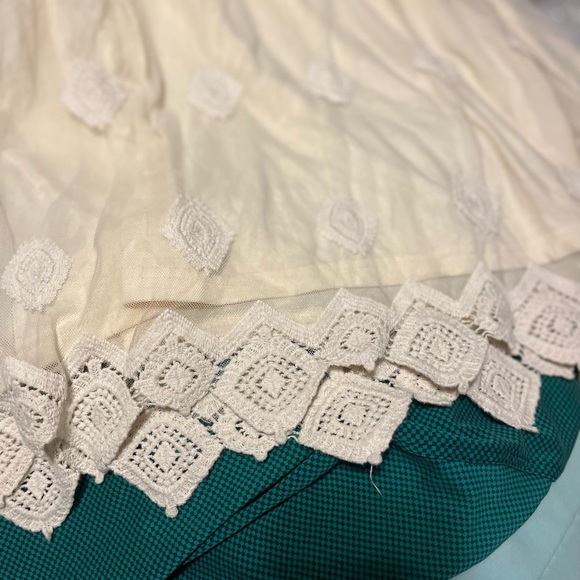 Forgotten Grace Women's Vintage Style Ivory Sleeveless Mesh & Embroidered Top 3X - Picture 4 of 5